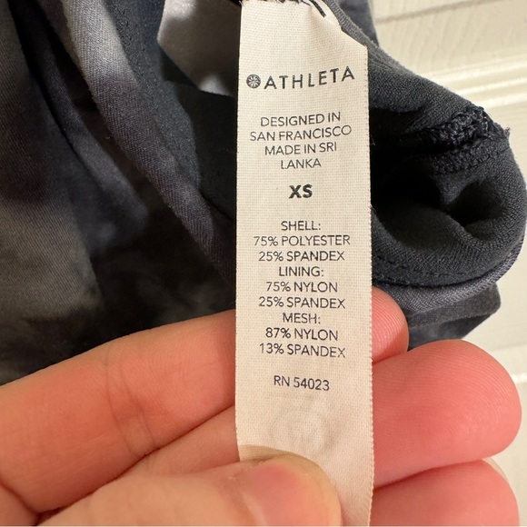 Athleta Conscious Crop Bra - Picture 7 of 9